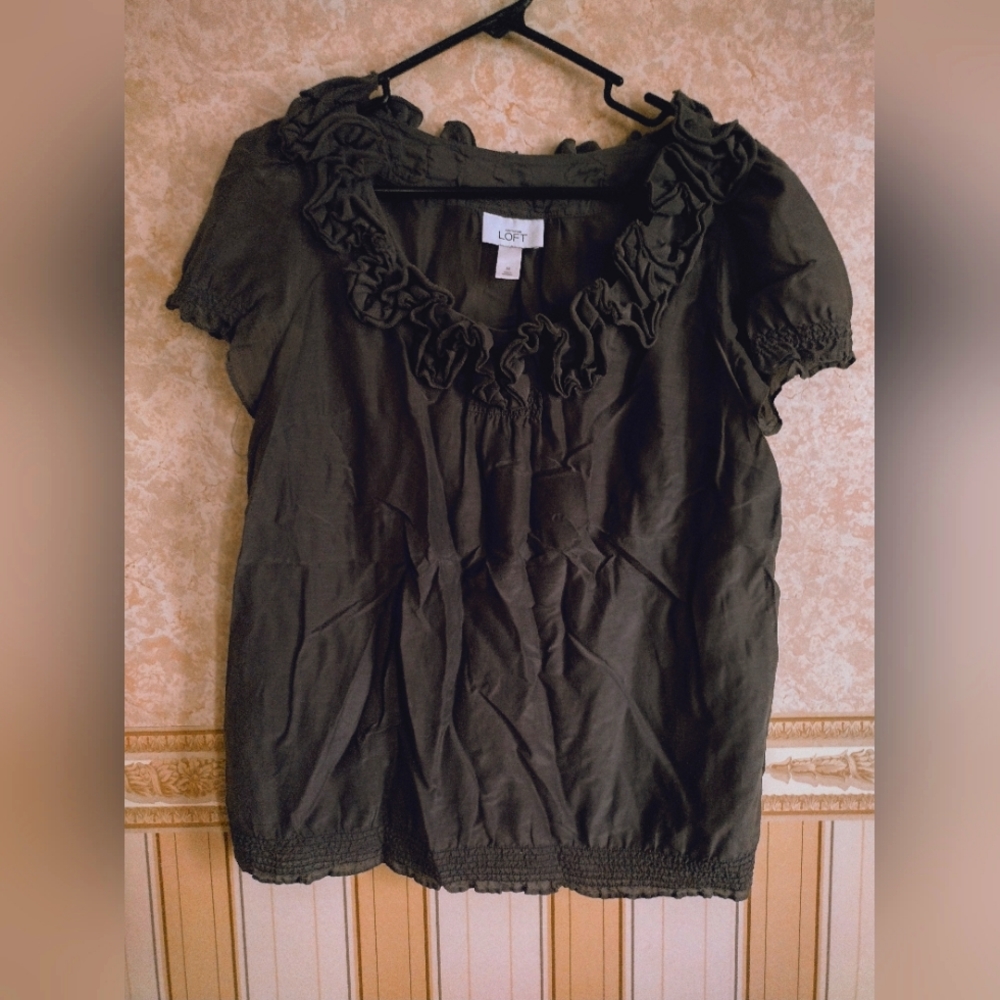 Ann Taylor LOFT Ruffled top